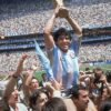 Trofi Piala Dunia 'Tangan Tuhan' milik legenda sepak bola Diego Maradona 'dicuri' untuk 'dijual jutaan' di lelang.
