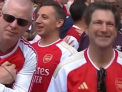 Penggemar Arsenal merayakan setelah 'menyeimbangkan' West Ham melawan Man City – sebelum menyadari bahwa mereka telah ditipu.