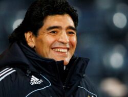 Kematian bintang sepak bola Diego Maradona terkait dengan obat kokain, menurut laporan medis