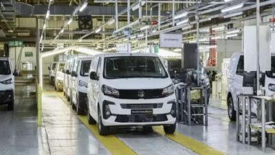 Stellantis Hentikan Produksi Mobil di dalam Tiga Pabrik akibat Kekurangan Komponen