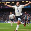 Fans Inggris mengatakan 'bawa dia ke pesawat' setelah bintang Chelsea itu mencetak gol pertama di Soccer Aid