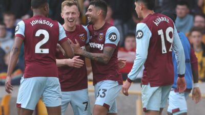 West Ham telah mengumumkan dua bintang akan meninggalkan klub HARI INI karena mereka bergabung dengan sembilan pemain lain dalam daftar pelepasan