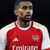 Reiss Nelson telah 'menarik minat dari para pemain Liga Premier' saat Arsenal berupaya mencari pemenangnya