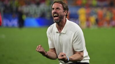 Penggemar Inggris bangga dengan 'manajer saya' karena gambar ikonik Southgate menjadi viral setelah mencapai final Euro 2024.