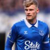 Everton merencanakan pertempuran untuk menghentikan Jarrad Branthwaite bergabung dengan Man Utd dan bek tersebut akan menaikkan gajinya.