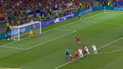 Bos BBC Cristiano Ronaldo menyebut penalti itu brutal, sementara John Terry menyebutnya “memalukan”