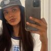 Maya Jama mengenakan kaus Tiga Singa saat memimpin rombongan selebriti pendukung Inggris di final Euro 2024