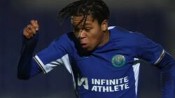 Chelsea berada di ambang kehilangan 'pengikut Musala', 15, dari rival Liga Premier yang akan 'memecahkan rekor biaya transfernya'.