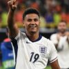 Bagaimana pahlawan Inggris Ollie Watkins membantu mantan tim non-liga itu berlibur di Spanyol setelah berulang kali didenda oleh rekan satu timnya.