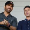 Pemilik Wrexham Ryan Reynolds dan Rob McElhenney sedang dalam pembicaraan dramatis mengenai kesepakatan £20 juta untuk meluncurkan stadion baru.